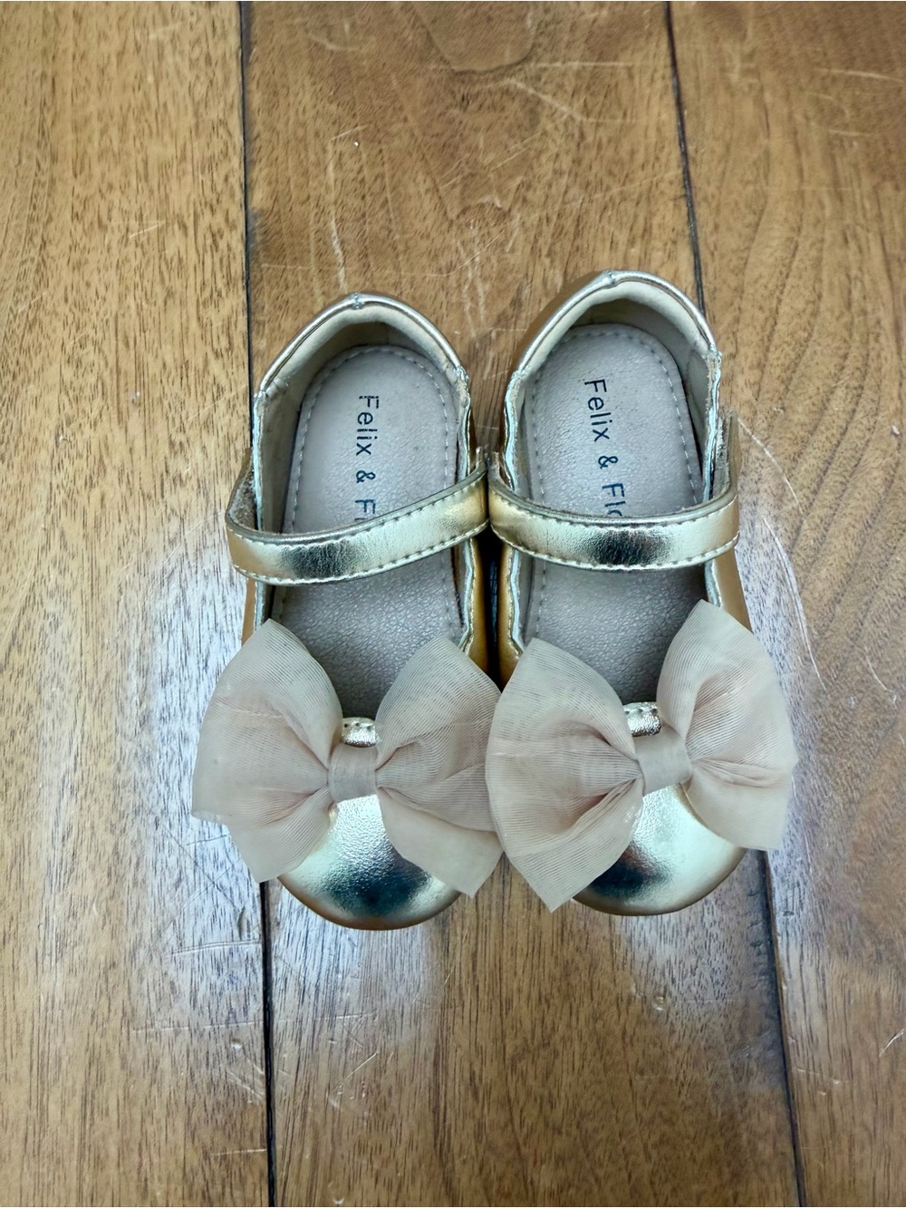 Felix & Flora Gold Bow Mary Jane Dress Shoes Size 6 Toddler EUC